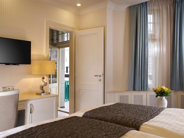 EA Hotel Atlantic Palace : photo 6 de la chambre chambre double avec lit d'appoint