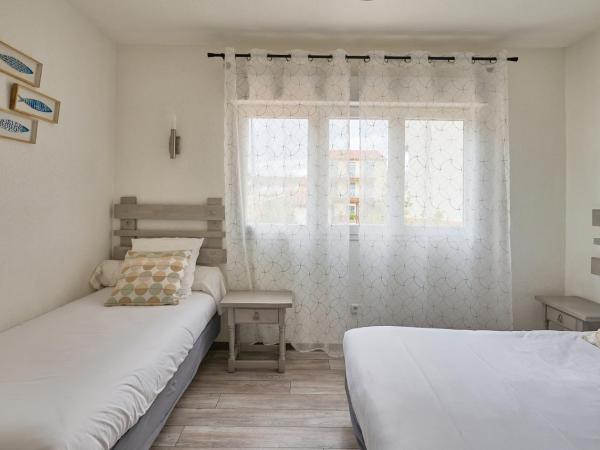 Hôtel Les Mimosas : photo 2 de la chambre chambre triple Économique