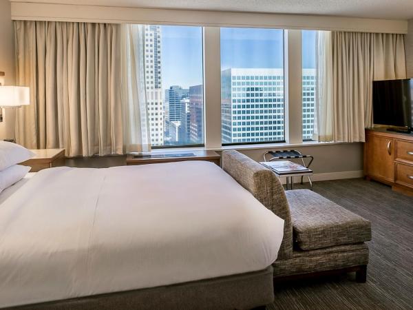 Hilton St. Louis at the Ballpark : photo 1 de la chambre chambre lit king-size - vue sur ville