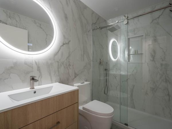 Travelodge by Wyndham Montreal Centre : photo 5 de la chambre suite lit king-size – non-fumeurs