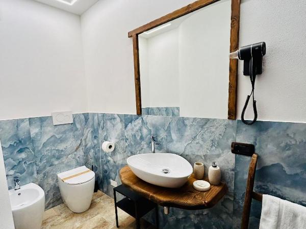 Villetta Capodimonte : photo 7 de la chambre chambre lit queen-size avec baignoire spa