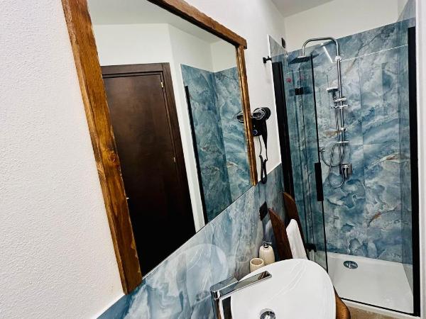 Villetta Capodimonte : photo 9 de la chambre chambre lit queen-size avec baignoire spa