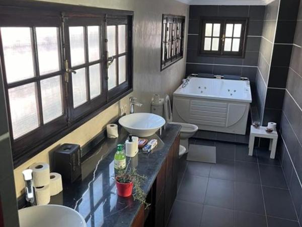 Riad Tazi Casablanca : photo 3 de la chambre suite deluxe avec baignoire spa