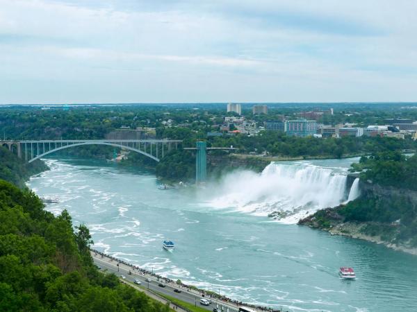 Niagara Falls Marriott Fallsview Hotel & Spa : photo 1 de la chambre chambre 2 lits queen-size - vue sur fleuve