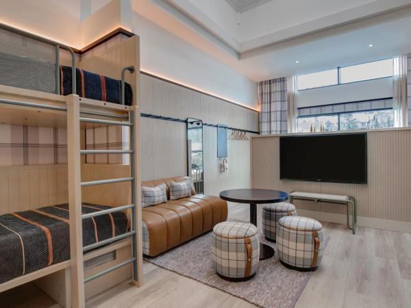 Moxy Banff : photo 3 de la chambre suite 1 chambre lit king-size