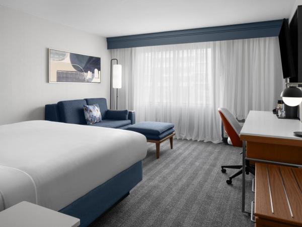 Courtyard San Diego Central : photo 4 de la chambre chambre lit king-size avec canapé-lit