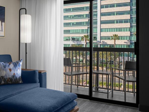 Courtyard San Diego Central : photo 2 de la chambre chambre 2 lits queen-size avec balcon