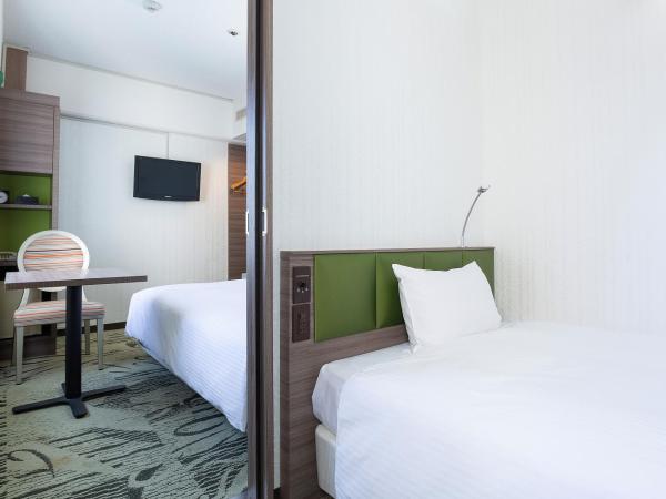 Hotel Keihan Tenmabashi : photo 1 de la chambre chambres communicantes - non-fumeurs