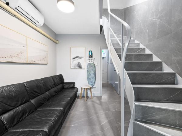 Modern Double Room - AC - Seconds to Central CBD - Near UTS& USYD& Darling Harbour& ICC&High Rated Restaurants - Shared Bathroom : photo 4 de la chambre chambre double avec salle de bains commune