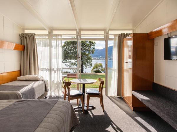 Riverfront Motel & Villas : photo 2 de la chambre chambre double ou lits jumeaux avec vue sur la rivière - rez-de-chaussée