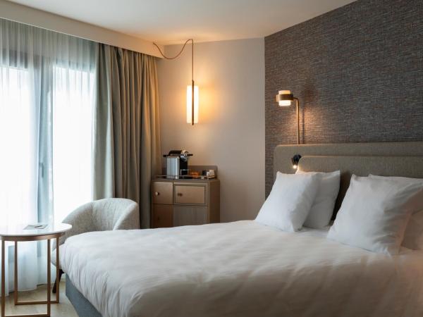 Oceania Saint Malo : photo 1 de la chambre chambre privilège avec vue latérale sur mer - Échapée
