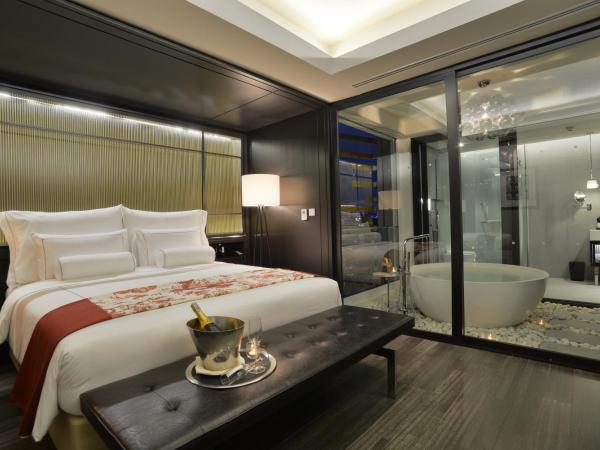 Akyra Manor Chiang Mai SHA Extra Plus : photo 4 de la chambre suite premier