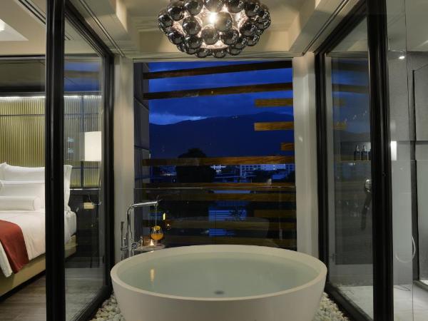 Akyra Manor Chiang Mai SHA Extra Plus : photo 8 de la chambre suite premier