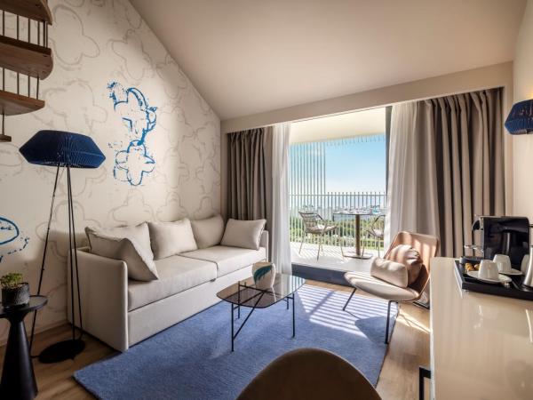Valamar Lacroma Hotel : photo 2 de la chambre suite niveau v pour 2+2 personnes - vue sur mer