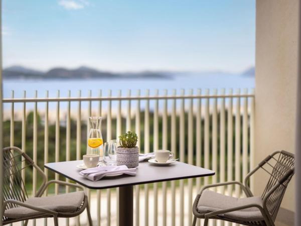 Valamar Lacroma Hotel : photo 6 de la chambre suite niveau v pour 2+2 personnes - vue sur mer