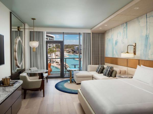 Conrad Orlando : photo 1 de la chambre chambre lit king-size avec balcon et vue sur la piscine