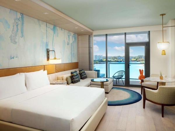 Conrad Orlando : photo 3 de la chambre chambre lit king-size avec balcon - vue sur lagune