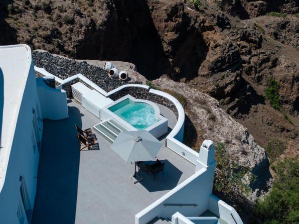 Petit Palace Suites : photo 7 de la chambre exclusive suite with outdoor heated jetted hot tub and caldera view