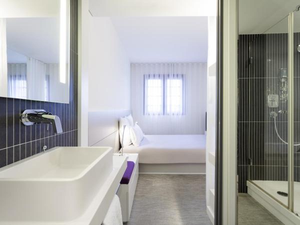 Novotel Suites Perpignan Centre : photo 10 de la chambre suite excutive avec 1 lit double et 1 lit simple