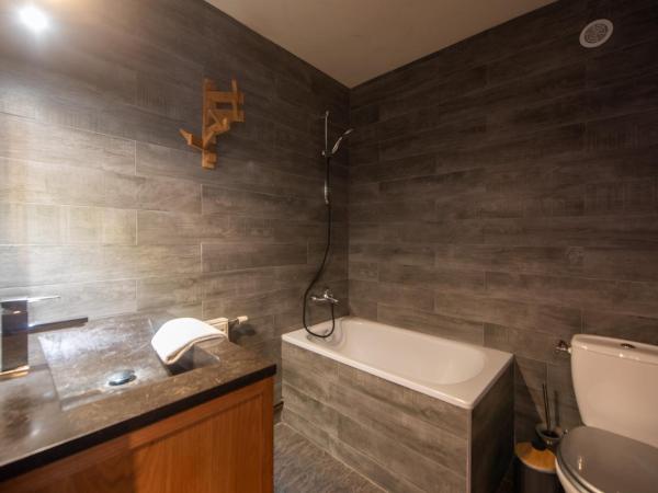 Les Chalets du Thorens : photo 7 de la chambre appartement 2 chambres (4-7 adultes)
