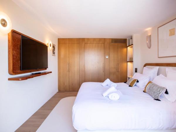 Tinah Saint-Tropez : photo 2 de la chambre chambre exécutive avec terrasse - vue sur mer