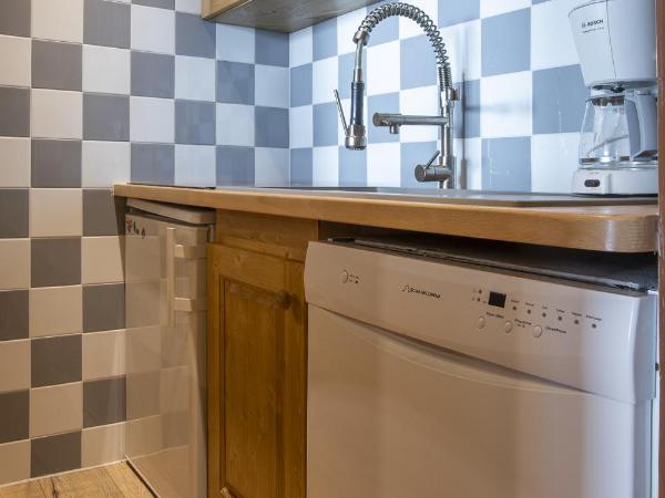 Résidence Le Sérac - Val Thorens : photo 10 de la chambre appartement avec vue sur la montagne