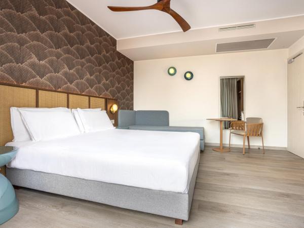 Hotel Diana : photo 5 de la chambre chambre triple deluxe avec balcon