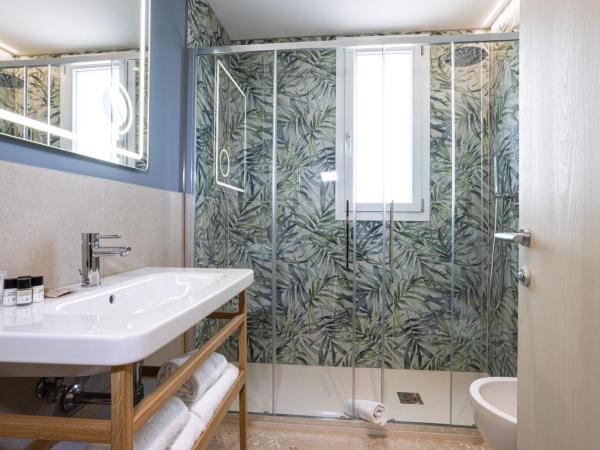 Hotel Diana : photo 8 de la chambre chambre triple deluxe avec balcon