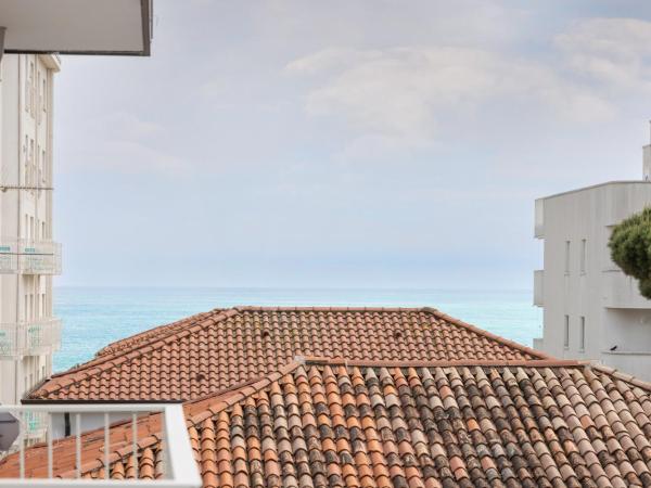 Hotel Diana : photo 9 de la chambre chambre triple deluxe avec balcon