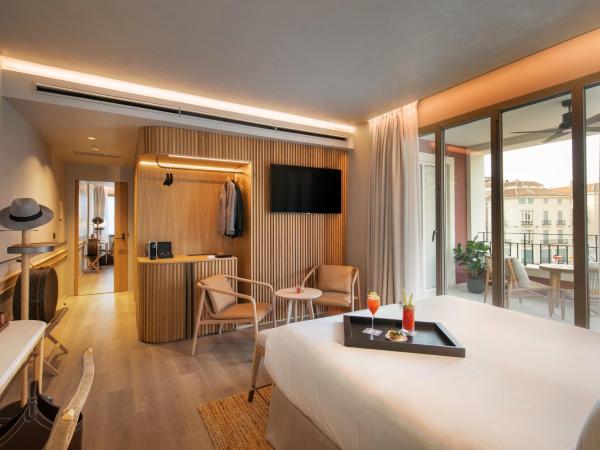 Only YOU Hotel Málaga : photo 2 de la chambre chambre premium avec terrasse