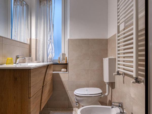 Your House Rooms : photo 8 de la chambre chambre simple avec salle de bains extérieure privative