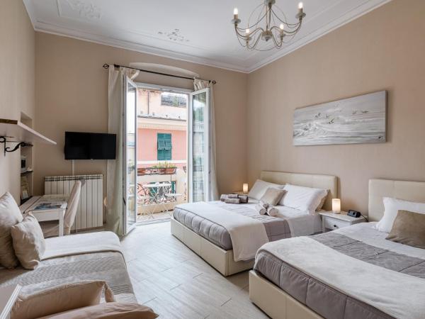 Your House Rooms : photo 2 de la chambre chambre triple avec salle de bains privative et balcon