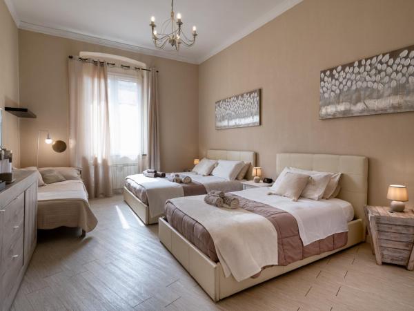 Your House Rooms : photo 5 de la chambre chambre triple avec salle de bains privative
