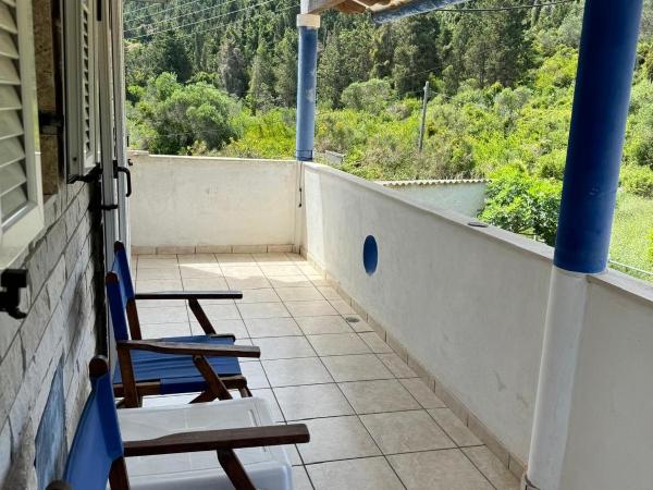 Nisaki Mathraki B&B : photo 2 de la chambre chambre double deluxe