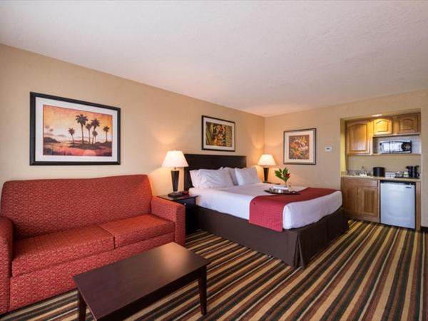 Holiday Inn & Suites Orlando SW - Celebration Area, an IHG Hotel : photo 6 de la chambre chambre lit king-size premium avec canapé-lit