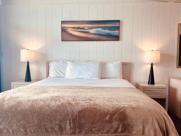 Foghorn Harbor Inn : photo 3 de la chambre chambre lit king-size - vue sur mer