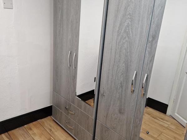 Rainsough Cottage Guest House - Shared Bathroom - Free Parking & WiFi : photo 5 de la chambre chambre double deluxe avec douche