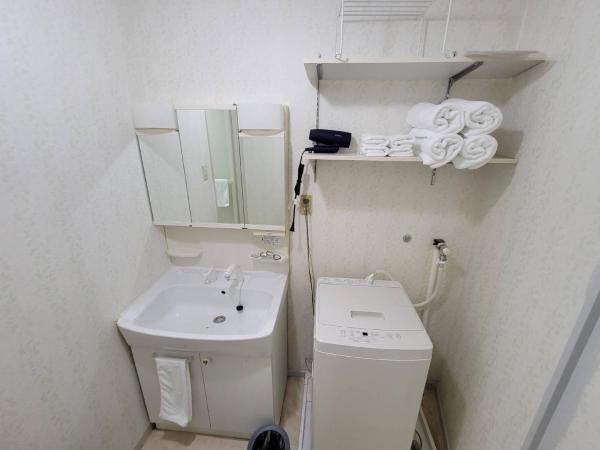 P-STAY広島平和公園withペット 401号室 : photo 3 de la chambre chambre double avec salle de bains privative