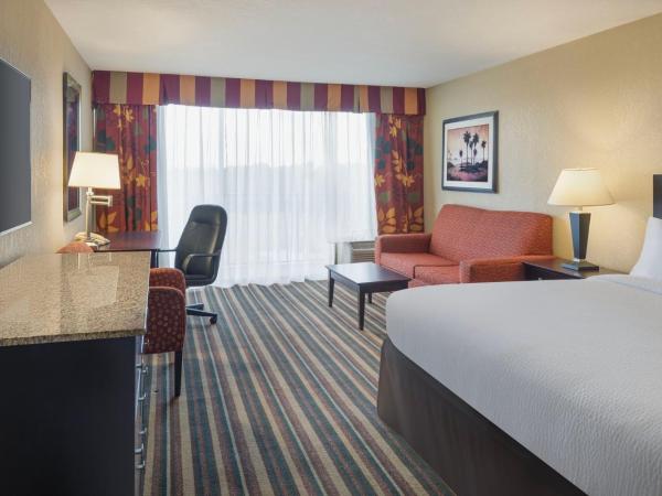 Holiday Inn & Suites Orlando SW - Celebration Area, an IHG Hotel : photo 8 de la chambre chambre lit king-size premium avec canapé-lit