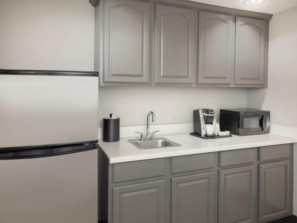 Holiday Inn & Suites Orlando SW - Celebration Area, an IHG Hotel : photo 5 de la chambre suite lit king-size – non-fumeurs