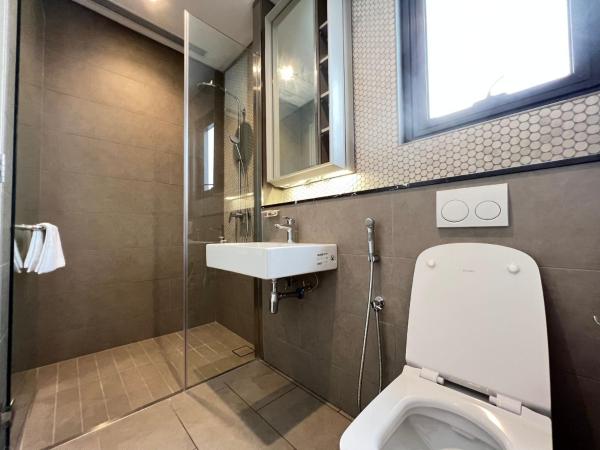 Landing Park Lucentia Suite BBCC : photo 2 de la chambre studio lit queen-size 