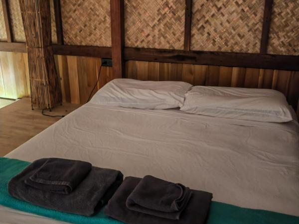 Pyramid Yoga Koh Phangan : photo 6 de la chambre bungalow deluxe - vue sur mer