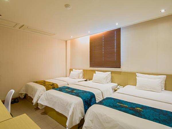 Namsan Hill Hotel : photo 2 de la chambre chambre triple deluxe