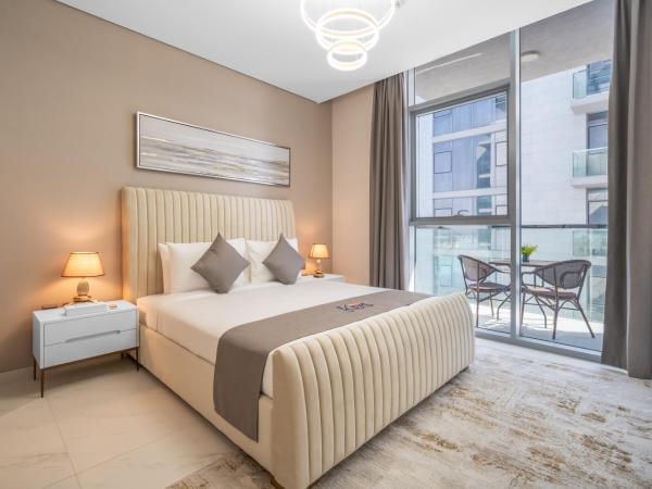 Your Keys Holiday Homes : photo 1 de la chambre appartement 1 chambre avec balcon et vue sur la ville