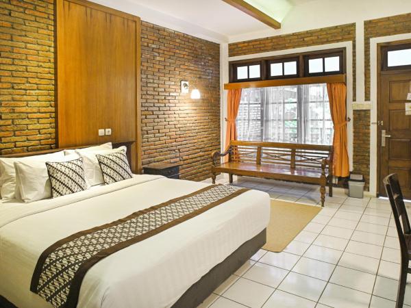 Paku Mas Hotel : photo 2 de la chambre chambre double deluxe avec balcon