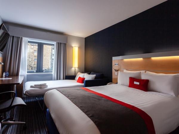 Holiday Inn Express Edinburgh - Royal Mile, an IHG Hotel : photo 6 de la chambre chambre double standard avec canapé-lit