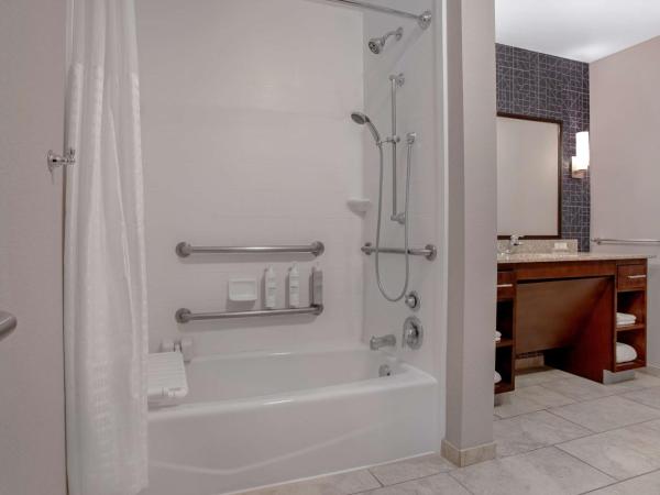Homewood Suites by Hilton Lackland AFB/SeaWorld, TX : photo 2 de la chambre suite avec 2 lits queen-size - adaptée aux personnes malentendantes - non-fumeurs