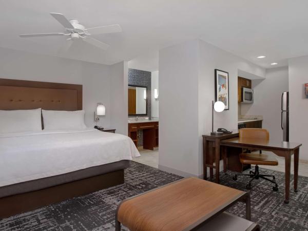 Homewood Suites by Hilton Lackland AFB/SeaWorld, TX : photo 3 de la chambre suite studio lit king-size - non-fumeurs