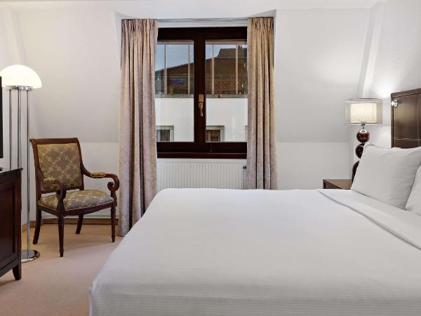 Hilton Dresden an der Frauenkirche : photo 1 de la chambre suite d’angle lit king-size