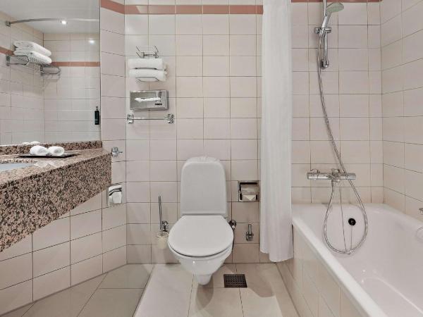 Hilton Dresden an der Frauenkirche : photo 6 de la chambre queen executive room with riverview and access to the executive lounge